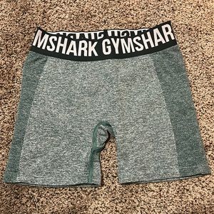 Gymshark women’s flex shorts- size small in green marl